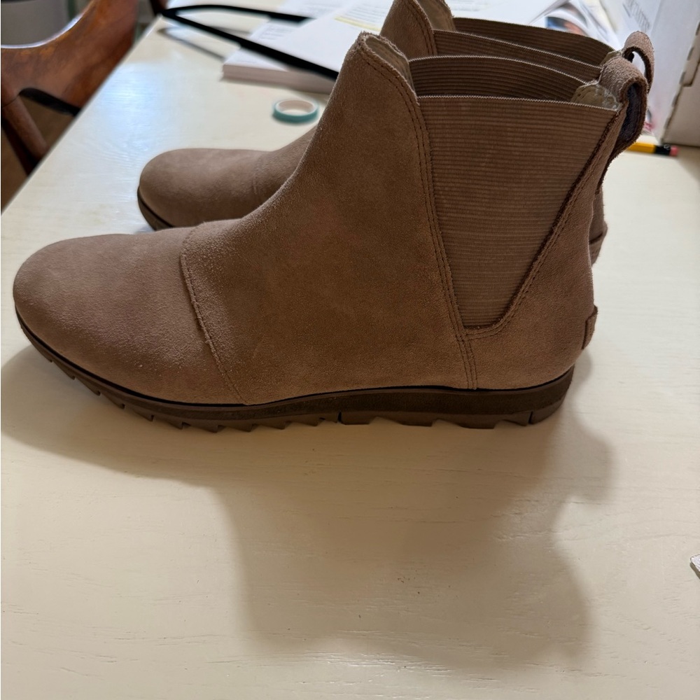 Women's Tan Suede Ankle Boots